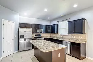 3807 Enchantment Ln, Saint Cloud, FL 34772 - Photo 8