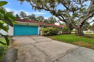 7716 Dartmouth Ave N, Saint Petersburg, FL 33710 - Photo 4