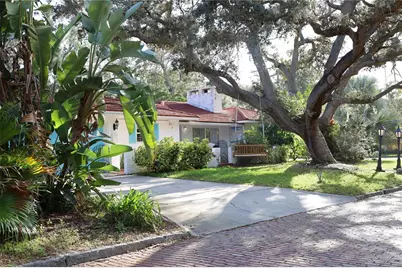 7716 Dartmouth Avenue N, Saint Petersburg, FL 33710 - Photo 1