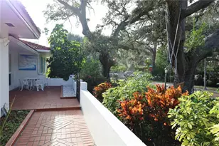 7716 Dartmouth Ave N, Saint Petersburg, FL 33710 - Photo 6