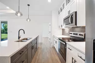 24489 SW Kingsway Cir, Arcadia, FL 34269 - Photo 20