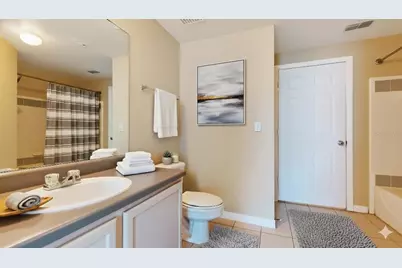 6685 Queens Borough Avenue #205, Orlando, FL 32835 - Photo 4