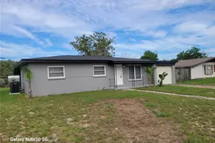 90 Sky Ln, Titusville, FL 32796 - Photo 2