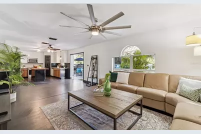 111 Lakeview Reserve Boulevard, Winter Garden, FL 34787 - Photo 6