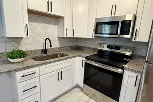 333 S Grove St, Eustis, FL 32726 - Photo 2