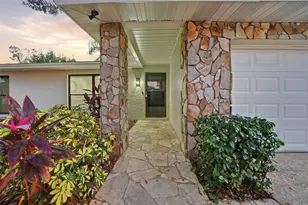 401 Greenview Dr, Brandon, FL 33510 - Photo 4