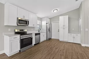 5444 Blueberry Dr, Orlando, FL 32811 - Photo 2