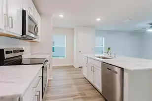 5846 Silver Moonlight Dr, Palmetto, FL 34221 - Photo 8