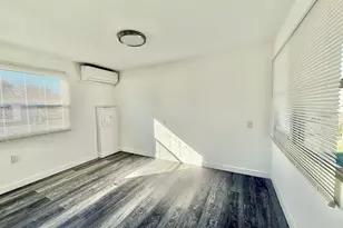 805 E Live Oak St, Wildwood, FL 34785 - Photo 2