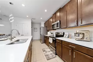 669 Jupiter Beach Rd, Groveland, FL 34736 - Photo 2