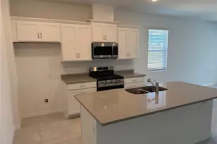 24525 Hodges Reserve Ave, Howey in the Hills, FL 34737 - Photo 2