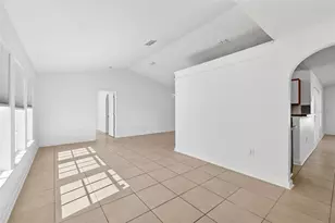 2346 Queenswood Cir, Kissimmee, FL 34743 - Photo 6