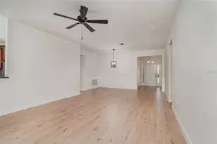 572 Vista Ridge Dr, Ruskin, FL 33570 - Photo 6