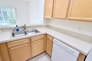 10424 Kiplinger Ln, Orlando, FL 32829 - Photo 6