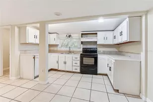 38341 Palm Grove Dr, Zephyrhills, FL 33542 - Photo 8