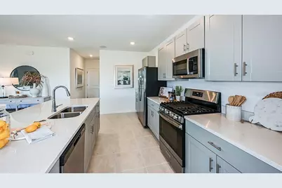 7476 Sandstone Drive, Groveland, FL 34736 - Photo 6