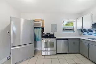 3947 Pensacola Dr, Lake Worth, FL 33462 - Photo 14