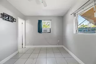 3947 Pensacola Dr, Lake Worth, FL 33462 - Photo 4