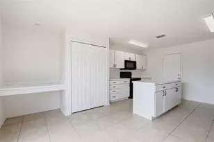 30230 Double Dr, Wesley Chapel, FL 33545 - Photo 4