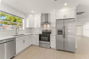 107 4th St, Belleair Beach, FL 33786 - Photo 4