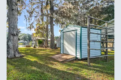 7686 S Crescent Loop, Floral City, FL 34436 - Photo 10