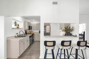 812 E Flag Ln, Kissimmee, FL 34759 - Photo 8