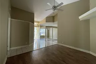 4706 Kinross Ct, Valrico, FL 33596 - Photo 6