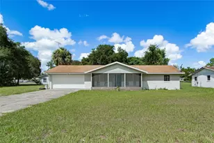 402 Century Ave, Fruitland Park, FL 34731 - Photo 1