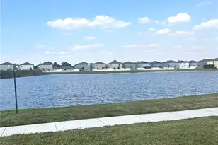 582 Royal Empress Dr, Ruskin, FL 33570 - Photo 4