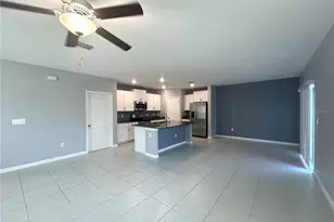 582 Royal Empress Dr, Ruskin, FL 33570 - Photo 6