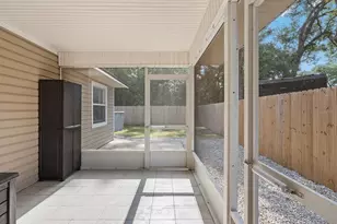 25336 St Anne St, Sorrento, FL 32776 - Photo 18