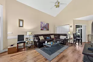 4652 Oak Arbor Cir, Orlando, FL 32808 - Photo 4