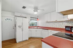 1312 Apache Cir, Tavares, FL 32778 - Photo 12