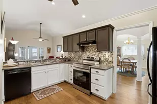 864 Lake Elsie Dr, Tavares, FL 32778 - Photo 6
