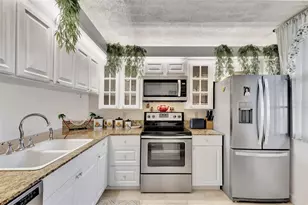 3630 Whitehall Dr, West Palm Beach, FL 33401 - Photo 4