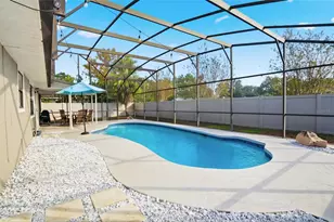 7438 Burnway Dr, Orlando, FL 32819 - Photo 10