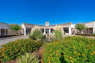 1075 David Walker Dr, Tavares, FL 32778 - Photo 4