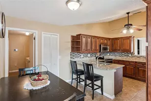 1042 Seminole Creek Dr, Oviedo, FL 32765 - Photo 10