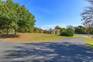 1001 Myrtle Breezes Ct, Fruitland Park, FL 34731 - Photo 1