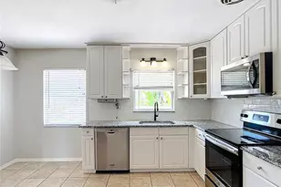 3753 Benson Ave N, Saint Petersburg, FL 33713 - Photo 10