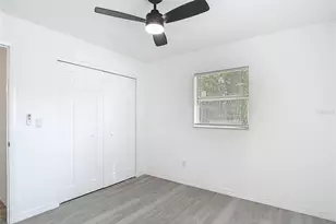 10017 N Hartts Dr, Tampa, FL 33617 - Photo 12