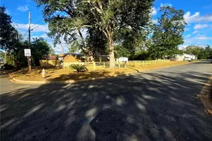 2820 Barnes St, Marianna, FL 32448 - Photo 12