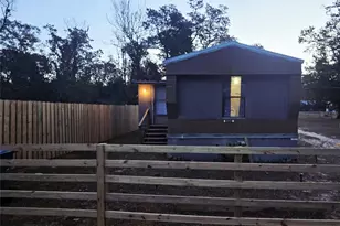 2820 Barnes St, Marianna, FL 32448 - Photo 2