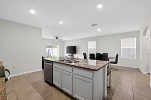 32597 Canyonlands Dr, Wesley Chapel, FL 33543 - Photo 14