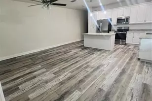 408 S Main Ave, Groveland, FL 34736 - Photo 4