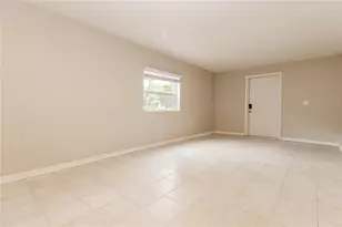 1410 26th Ave S, Saint Petersburg, FL 33705 - Photo 2