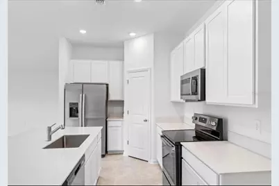 352 Heroic Road, Davenport, FL 33837 - Photo 4