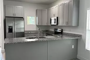 601 Lake Shore Pkwy, Davenport, FL 33896 - Photo 2