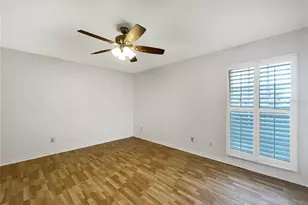 605 Sand Ridge Dr, Valrico, FL 33594 - Photo 4