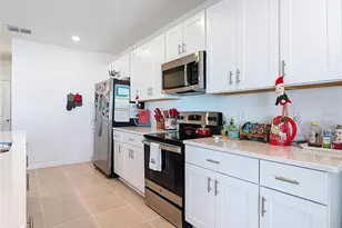 1146 Calico Pointe Cir, Groveland, FL 34736 - Photo 14